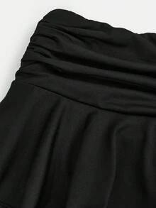 SHEIN 少女休闲露肩无袖上衣，饰有金属玫瑰花，搭配褶皱腰部多层半裙两件套，优雅公主风正式装扮，姐妹装，派对礼服，生日装，适合日常穿着、节日、家庭聚会、特殊场合，可爱、优雅、甜美、复古、时尚。适合妈妈、女儿、姐妹穿着，春夏度假皆宜。 - 黑色 - 查看 7