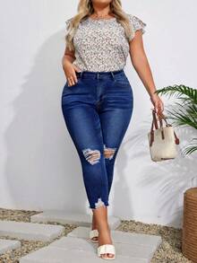 EMERY ROSE Plus Size Casual Distressed Denim Cropped Pants - Dark Wash - View 4