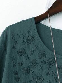 SHEIN LUNE CURVE 大尺碼女款素色仿亞麻圓領刺繡七分袖休閒襯衫 - 藍色 - 查看 3