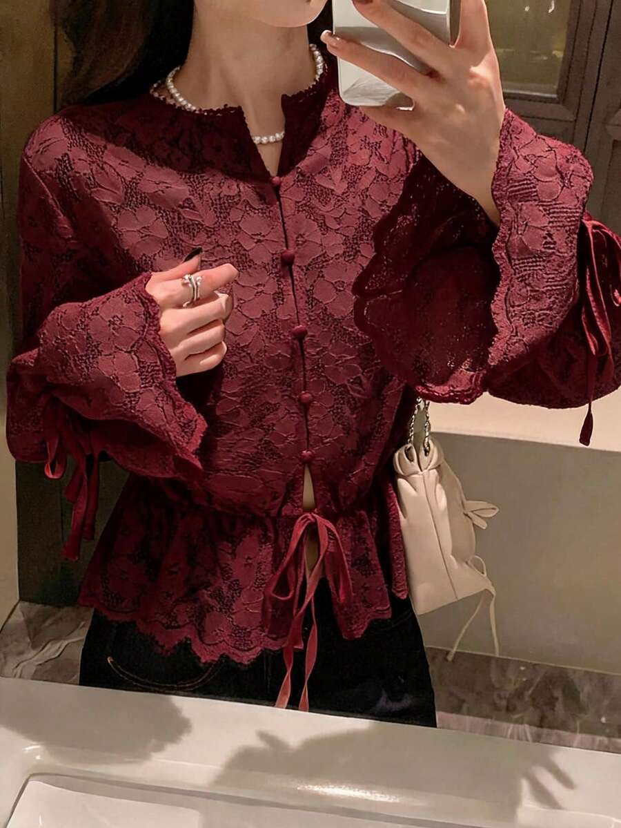 DAZY 女款純色蕾絲拼接抽繩下擺荷葉邊綁帶優雅度假風長袖上衣，春夏秋季適用 - 紅色 - 查看 1