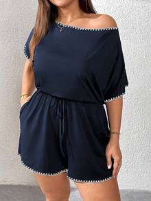 SHEIN Essnce Romper Wanita Ukuran Besar dengan Hiasan Bunga, Ikat Pinggang, Saku, dan Bahu Asimetris Kasual - Navy Blue - View 5