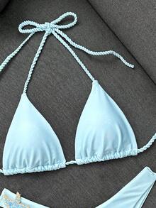 Swim Mod 女款 2026 春/夏新款 天藍色亮面布料 V 領露背扭繩三角上衣含內裡 三角泳褲 彩色金屬飾邊 比基尼泳裝兩件組 - 淺藍色 - 查看 6