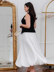 The Leen Edit Rok Maxi Satin Model A-Line Putih dengan Hiasan Rumbai di Bagian Bawah untuk Wanita, Cocok untuk Musim Gugur. - Putih - View 2