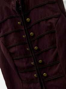 Nöista Top de inspiración militar con cuello de pie y botones metálicos para festivales y looks de salir. - Burdeos - Ver 10