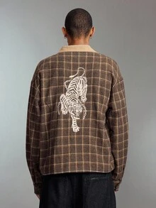 ROMWE MEN Street Life 男款虎紋刺繡格紋拉鍊前襟翻領夾克外套 - 棕色 - 查看 3