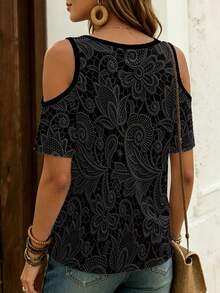 EMERY ROSE Lace Pattern Print Casual V-Neck Off-Shoulder Short Sleeve T-Shirt - Multicolor - View 2