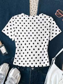 SHEIN SHIEN 青少年女孩圓領短袖白色黑波點 T-shirt，夏季修身上衣，休閒可愛貼身款，夏季校園穿搭 - 黑與白 - 查看 4