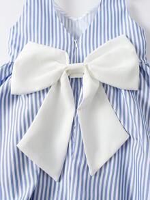 SHEIN Glamorique Kids 女嬰公主洋裝，藍白條紋面料，無袖，背部蝴蝶結，生日派對，可愛，優雅，派對裝，舞會洋裝，畢業洋裝，夏季洋裝 - 藍色 - 查看 10