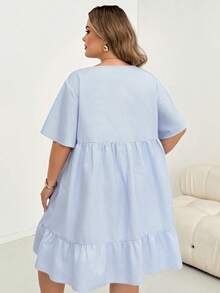 SHEIN CURVE+ 大尺碼女款淺藍色娃娃裙，適合四季度假、夏季波希米亞風、傳統街頭風、婚禮賓客穿著 - 藍色 - 查看 2