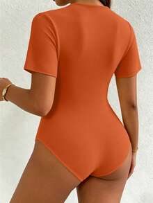 Elenzga Bodysuit Wanita Ukuran Besar Musim Semi/Panas Warna Polos Modis Elegan dari Kain Elastis, Desain Asimetris, Desain Berkerut, Leher Bulat Lengan Pendek, Serbaguna untuk Perjalanan Sehari-hari - Jeruk - View 2