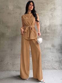 Firerie 女款優雅簡約休閒通勤都市現代街頭時尚新款熱門連帽領短袖收腰上衣與高腰寬腿長褲杏色兩件套 - 卡其色 - 查看 3