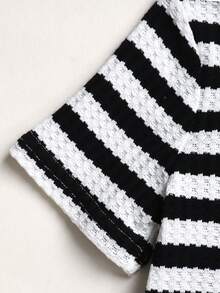 Young Girl Casual Daily Fashion Lapel Black And White Textured Striped Dress - Black and White - View 3
