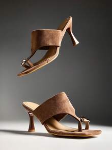 Denimoi Women's Toe Ring Thick Band Thong Heeled Sandals For Christmas Valentine's Day - Beige - View 7