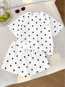 SHEIN 青少年女孩 T-Shirt 套裝，運動風粉色與深綠色拼接短袖 T-Shirt 與短褲套裝，夏季寬鬆貼身設計，輕量面料，適合日常外出、休閒運動或造型穿搭 - 白色 - 查看 2