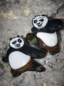 SHEIN Kung Fu Panda 時尚黑色鋅合金電影卡通胸針徽章紀念收藏禮物 - 彩色 - 查看 4