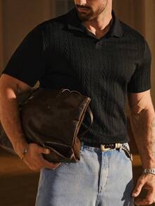 SIGLOCORE Herren lässiges, locker gestricktes Poloshirt mit Schulterausschnitt und umgelegtem Kragen, Kurzarm Herren Poloshirt, gestricktes Poloshirt Herren, strukturiertes Poloshirt Kurzarm, Old Money - Schwarz - Übersicht 4