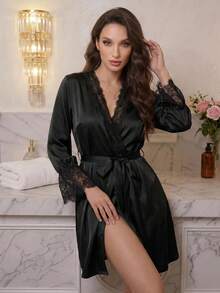 Modelyn Damen Bademantel mit Spitzenbesatz und Gürtel, luxuriöse Loungewear, kuschelige und elegante Details für Herbst & Winter - Schwarz - Übersicht 7