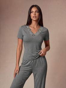 Lazeform Women's Solid Color Lace Patchwork V-Neck Short Sleeve Long Pants Pajama Set - Grey - View 3