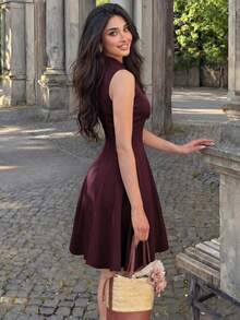 Modelyn 女款春夏季杏色編織無袖水滴領金屬鈕扣收腰A字優雅浪漫洋裝 - 酒紅色 - 查看 6
