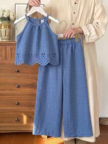 SHEIN Vintaside Kids Ensemble top à col licou et pantalon avec design ajouré brûlé pour jeunes filles, adapté aux filles, avec encolure dos nu et style ouvert, en tissu, top ajusté + pantalon droit décontracté, adapté pour le port extérieur en été - Bleu azur - Voir 5