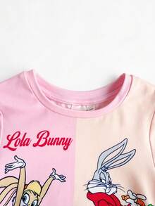 LOONEY TUNES X SHEIN 女嬰卡通印花拼接圓領短袖T恤與休閒修身短褲套裝 - 粉色 - View 4