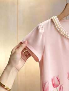 GlowEve 女款優雅V領珠飾鬱金香印花短袖T恤 - 淺粉色 - 查看 6
