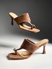 Denimoi Women's Toe Ring Thick Band Thong Heeled Sandals For Christmas Valentine's Day - Beige - View 2