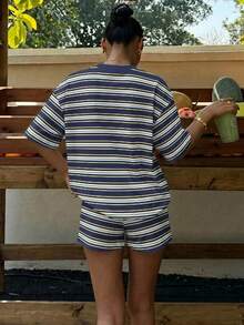 Muchica 女款夏季字母與檸檬印花圓領短袖T恤及條紋短褲休閒兩件套 - 彩色 - 查看 2