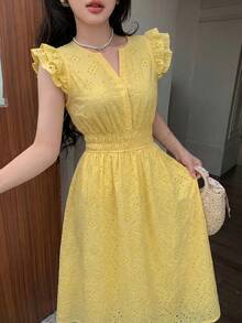NOVVYNE 女款春夏黃色編織鏤空刺繡收腰荷葉袖V領A字優雅浪漫中長洋裝 - 黃色 - 查看 7