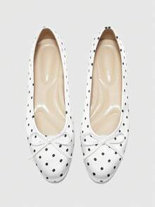 CUCCOO BIZCHIC Sepatu Flat Wanita Four Seasons untuk Santai, Komuter, Liburan, Motif Polkadot, Pita Kecil, Sol Lembut, Nyaman - Putih - View 7