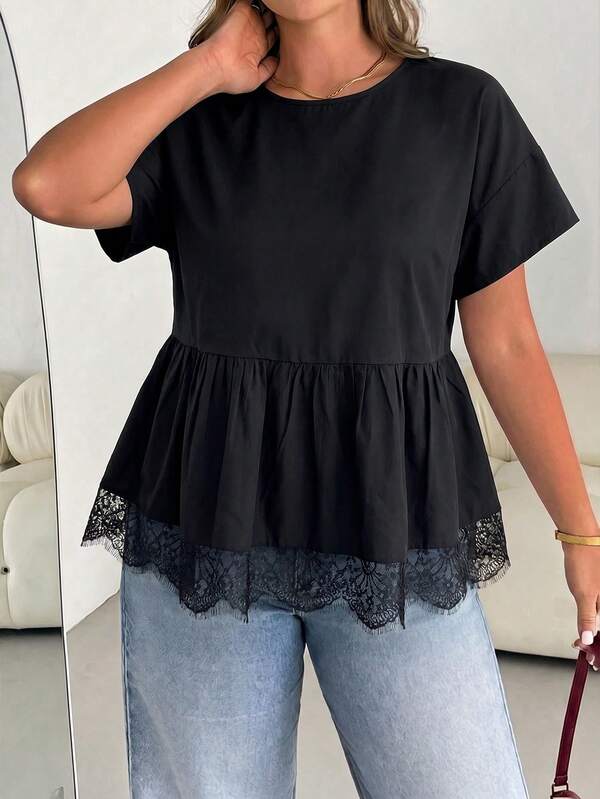 SHEIN Essnce Plus Size Women's Spring/Summer Fashion Casual Elegant Loose Comfortable Daily Basic Slimming Black Lace Trim Hem Short Sleeve Babydoll Top Outing Top