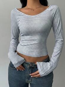 SHEIN BASICS 休閒針織條紋圓領長袖修身短版女上衣 - 藏蓝色 - 查看 4