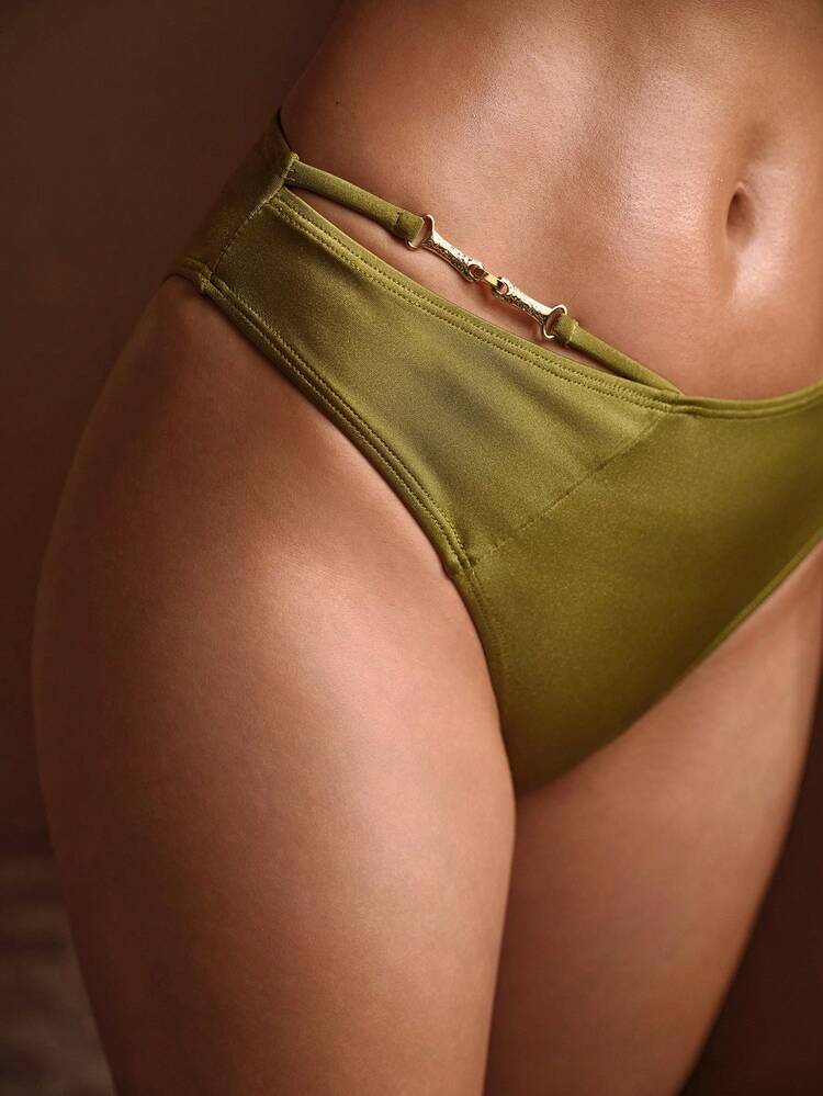 EXQUISITE ELEGANT METAL CHAIN DECOR PUSH-UP HARD CUP WAIST ASYMMETRIC METAL DETAIL WOMEN'S CASUAL VACATION BEACH BIKINI SET