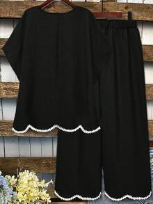 EMERY ROSE Conjunto de mujer talla grande de verano con top de cuello redondo, dobladillo con ribete de encaje, mangas murciélago cortas y pantalones largos holgados casuales, conjunto casual de verano, conjunto de vacaciones, ropa de playa, conjunto negro - Negro - Ver 2