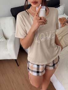 SHEIN 女款字母印花短袖T恤與格紋短褲睡衣套裝 - 彩色 - 查看 7