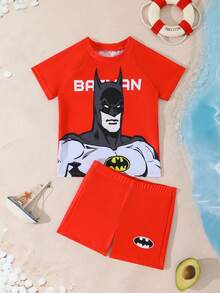 BATMAN X SHEIN GraphicGems 小男孩字母印花圓領短袖T恤與休閒短褲泳裝套裝 - 紅色 - 查看 3