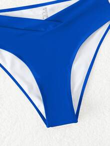 Swim Basics 女款性感夏季度假休閒風交叉腰簡約純色海灘三角比基尼泳褲 - 藍色 - 查看 4