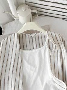 SHEIN 青少年女孩吊帶上衣、米白色條紋中袖和服襯衫與蝴蝶結裝飾短褲2件套，休閒熱帶夏季度假穿搭 - 卡其色 - 查看 5