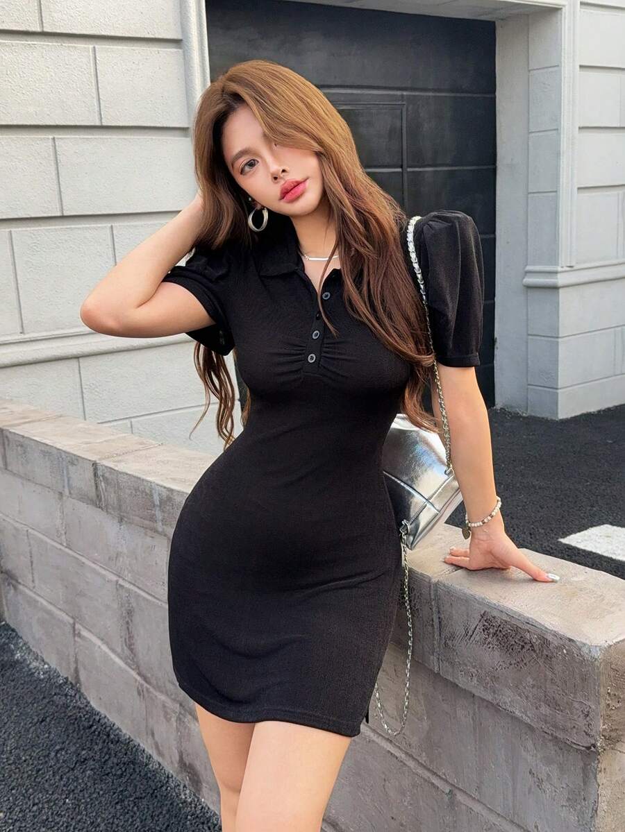 K-Vae 女款極簡性感風黑色翻領花瓣袖收腰顯瘦迷你洋裝，百搭辣妹洋裝