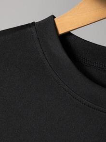 SHEIN Streecool Kids 小男孩卡通印花T恤迷彩印花短褲2件套 - 綠色 - 查看 3