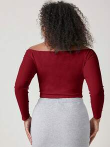 SHEIN BASICS 大尺碼女款素色露肩修身百搭休閒長袖T恤 - 酒紅色 - 查看 2
