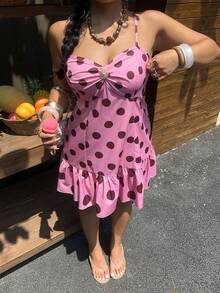 Sunnyshic Vestito a pois rosa stile francese vintage taglie forti, nuovo vestito estivo da spiaggia con arricciatura in vita e decorazione a spilla, decorazione a stelle marine, stile casual vacanziero, vestito corto a pois neri su base rosa taglie forti di moda - Rosa - Visualizzare 3