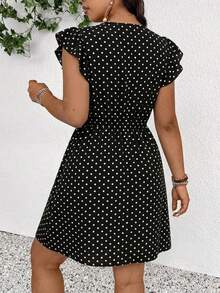 SHEIN Frenchy Gaun Kasual Musim Panas Ukuran Besar Motif Polkadot dengan Kancing Depan - Hitam - View 2