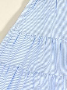 SHEIN Elladie kids 女童新款清新度假風單肩抹胸無袖上衣 + 藍白直條紋紋理層次荷葉邊裙 2件套，適合海灘度假、外出、公園、短途旅行、生日派對、下午茶、親子活動、遊樂園、夏季 - 藍色 - 查看 7