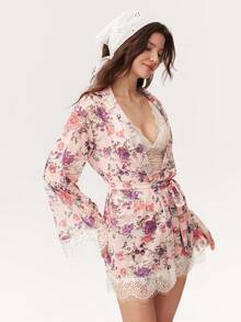 Elorette Set Pakaian Tidur Wanita 3 Potong: Bra Panjang Tanpa Kawat Berbahan Renda, Celana Dalam Model Boyshort, dan Jubah dengan Ikat Pinggang - MultiWarna - View 7