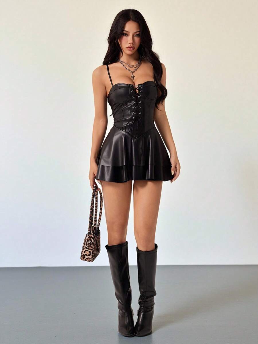 SHEIN PETITE 女士Y2K时尚性感夜店派对节日装扮Y2K夜店风露背PU皮迷你吊带裙，黑色系带束身连衣裙哥特风连衣裙哥特风夏季服装黑色束身连衣裙黑色皮上衣