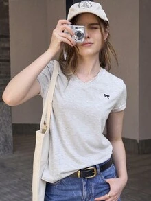Jouncy 女款蝴蝶結印花V領短袖休閒百搭T恤 - 淺灰色 - 查看 5
