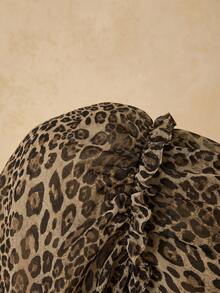 Travachic Blusa de manga corta con cuello redondo, volantes y estampado de leopardo para tallas grandes - Multicolor - Ver 9