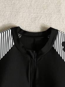 SHEIN 青少年女孩休閒度假夏季海灘黑白拼接條紋花卉印花拉鍊式連身泳衣泳裝 - 黑與白 - 查看 3