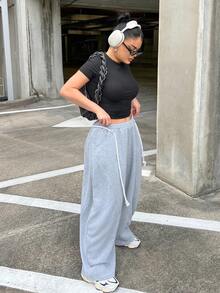 Dayanna Comas 女士秋冬街头服饰 返校风 学院风 休闲 保暖舒适 法式灰色 弹性腰带 弧形下摆 裤子 - 淺灰色 - 查看 4